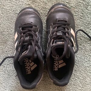 Soccer/baseball cleats - not sure which one. Used for half a season.